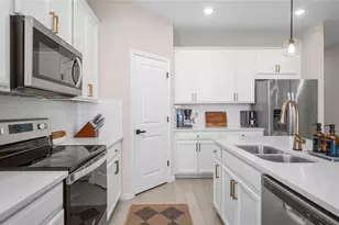 34382 Evergreen Hill Ct, Wesley Chapel, FL 33545 - Photo 8