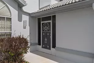 9151 Rhett Ln, Weeki Wachee, FL 34613 - Photo 4