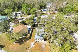 5527 Darlene St, Weeki Wachee, FL 34607 - Photo 8