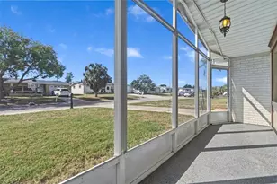 5203 Manor Dr, New Port Richey, FL 34652 - Photo 6