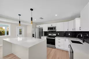 4135 Shore Acres Blvd NE, Saint Petersburg, FL 33703 - Photo 14
