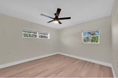 4135 Shore Acres Boulevard NE, Saint Petersburg, FL 33703 - Photo 20