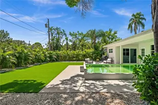 4135 Shore Acres Blvd NE, Saint Petersburg, FL 33703 - Photo 4