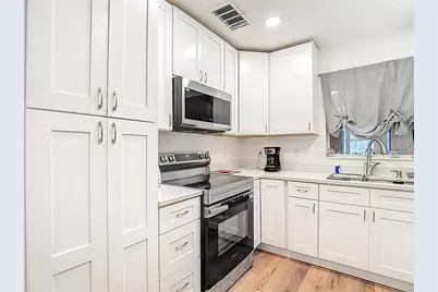 5110 Gateway Drive, Tampa, FL 33615 - Photo 24