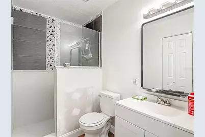 5110 Gateway Drive, Tampa, FL 33615 - Photo 32