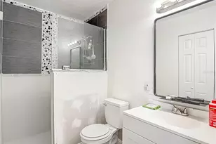 5110 Gateway Dr, Tampa, FL 33615 - Photo 32