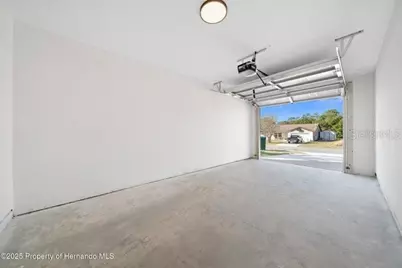 9002 Nakoma Way, Weeki Wachee, FL 34613 - Photo 14