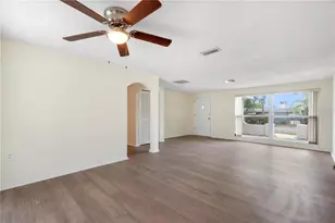 7134 Fox Hollow Dr, Port Richey, FL 34668 - Photo 10