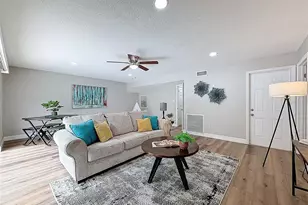 8430 144th Ln, Seminole, FL 33776 - Photo 44