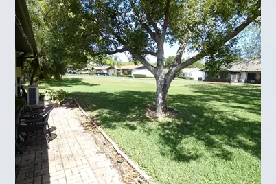 2211 Eisenhower Drive #106, Dunedin, FL 34698 - Photo 10