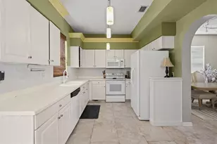 4922 Edgewater Ln, Oldsmar, FL 34677 - Photo 12