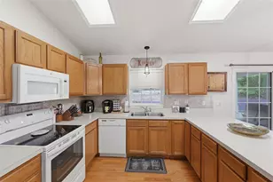 10294 Dotted Wren Ave, Weeki Wachee, FL 34613 - Photo 8