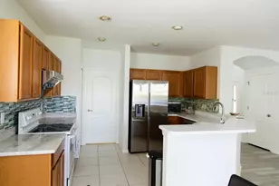 7951 Carriage Pointe Dr, Gibsonton, FL 33534 - Photo 12