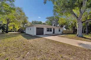 7691 14th St N, Saint Petersburg, FL 33702 - Photo 2