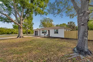 7691 14th St N, Saint Petersburg, FL 33702 - Photo 1
