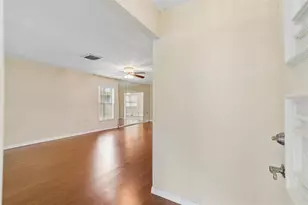 8105 Casuarina Dr, Port Richey, FL 34668 - Photo 4