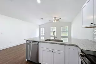 10370 Golden Ave, Weeki Wachee, FL 34613 - Photo 18