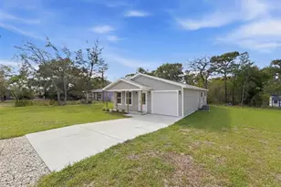 10370 Golden Ave, Weeki Wachee, FL 34613 - Photo 6