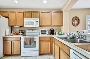 209 Winthrop Dr, Spring Hill, FL 34609 - Photo 10