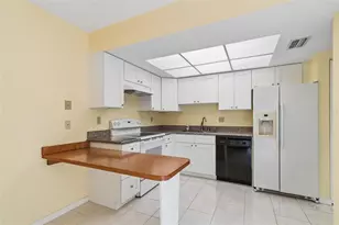 1130 Orange Tree Cir W, Palm Harbor, FL 34684 - Photo 8