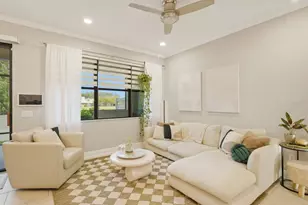 11636 Crowned Sparrow Ln, Tampa, FL 33626 - Photo 10