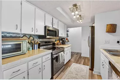 1129 Forbes Trace, Tarpon Springs, FL 34689 - Photo 2