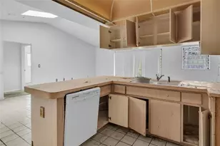 3017 Bayshore Dr, Spring Hill, FL 34608 - Photo 16