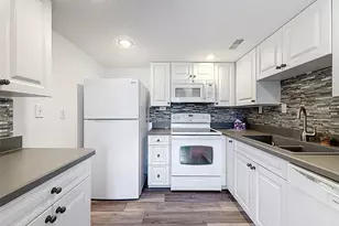 11832 Boynton Ln, New Port Richey, FL 34654 - Photo 14