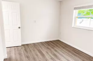 10004 N 23rd St, Tampa, FL 33612 - Photo 16