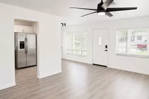 10004 N 23rd St, Tampa, FL 33612 - Photo 8