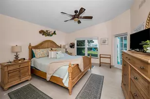 1626 Seabreeze Dr, Tarpon Springs, FL 34689 - Photo 36