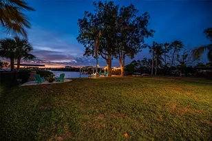 1626 Seabreeze Dr, Tarpon Springs, FL 34689 - Photo 74