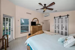 1626 Seabreeze Dr, Tarpon Springs, FL 34689 - Photo 38