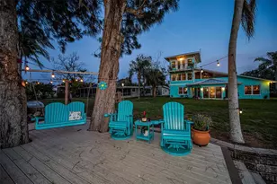 1626 Seabreeze Dr, Tarpon Springs, FL 34689 - Photo 82