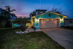 1626 Seabreeze Dr, Tarpon Springs, FL 34689 - Photo 12