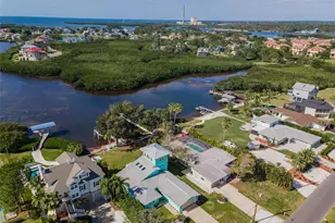 1626 Seabreeze Dr, Tarpon Springs, FL 34689 - Photo 8