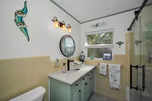 1626 Seabreeze Dr, Tarpon Springs, FL 34689 - Photo 46
