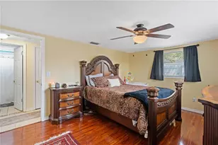 3249 Eisenhower Dr, Holiday, FL 34691 - Photo 10