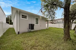 3706 Wiggins Leaf St, Tampa, FL 33619 - Photo 42