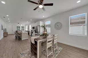 3706 Wiggins Leaf St, Tampa, FL 33619 - Photo 8