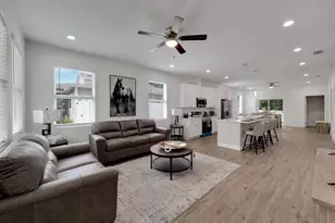 3706 Wiggins Leaf St, Tampa, FL 33619 - Photo 4