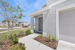 37092 Kings Crown Dr, Zephyrhills, FL 33541 - Photo 4