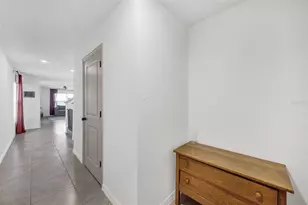 37092 Kings Crown Dr, Zephyrhills, FL 33541 - Photo 6