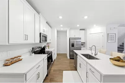 10799 Gable Dig Loop, San Antonio, FL 33576 - Photo 4