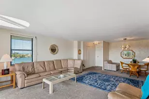 10355 Paradise Blvd, Treasure Island, FL 33706 - Photo 10