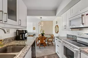 10355 Paradise Blvd, Treasure Island, FL 33706 - Photo 12