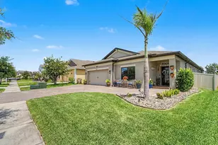 30959 Parrot Reef Ct, Wesley Chapel, FL 33545 - Photo 2
