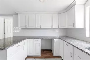 9720 Rainbow Ln, Port Richey, FL 34668 - Photo 8