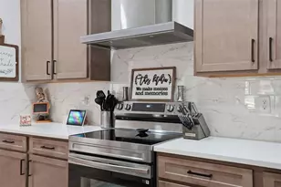 9013 Mississippi Run, Weeki Wachee, FL 34613 - Photo 12