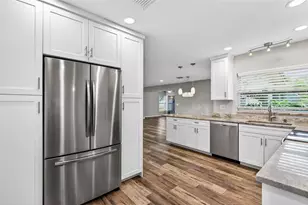 7 Eagle Ln, Palm Harbor, FL 34683 - Photo 14